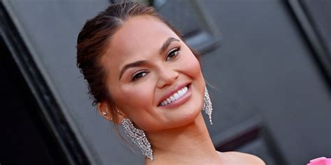 chrissy teigen topless|Chrissy Teigen Goes Topless On Social Media To Remind Fans。